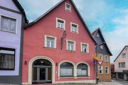 Gewerbeobjekt Hollfeld - 7 Zimmer, 375.000&euro; | Angebot:26319464