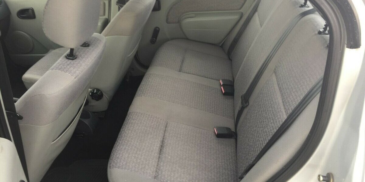 Dacia Logan Ambiance,Tüv Neu! 100.000 km 2.450 &euro; Himmelkron 95502