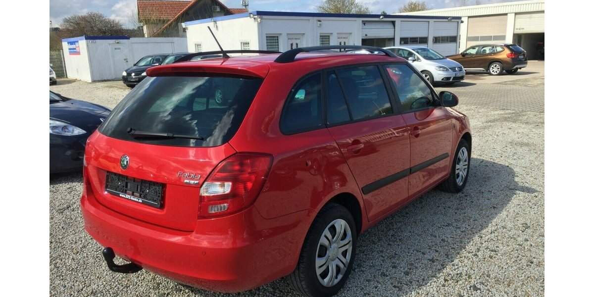 Skoda Fabia Family,Klimaaut.,AHK,Temp.,Tüv 01/28! 150.000 km 4.990 &euro; Himmelkron 95502