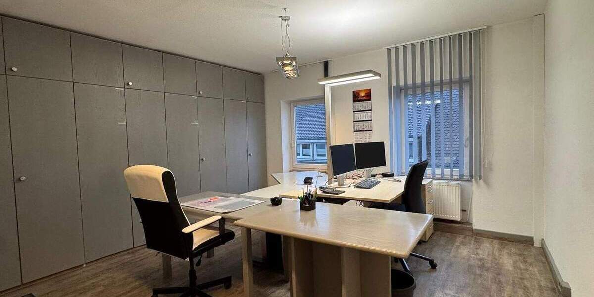 Gewerbeobjekt Bindlach - 8 Zimmer, 265 m&sup2;, 1.500&euro; | Angebot:25768276