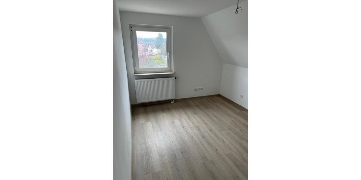 Einfamilienhaus Neuenmarkt - 4 Zimmer, 140 m&sup2;, 500.000&euro; | Angebot:27166203