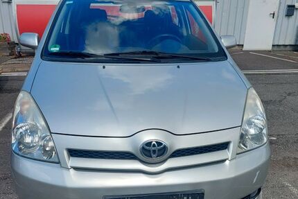 Toyota Corolla Verso 147.500 km 6.995 &euro; Bayreuth 95448