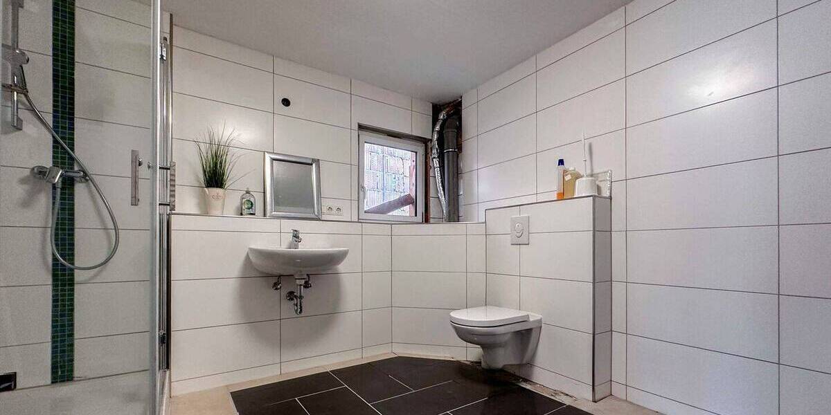 Mehrfamilienhaus, Wohnhaus Hollfeld - 7 Zimmer, 200 m&sup2;, 375.000&euro; | Angebot:26720484