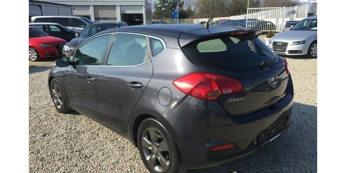 Kia ceed Edition, Temp,Klimaaut., Sitzheiz.usw.! 138.000 km 6.500 &euro; Himmelkron 95502