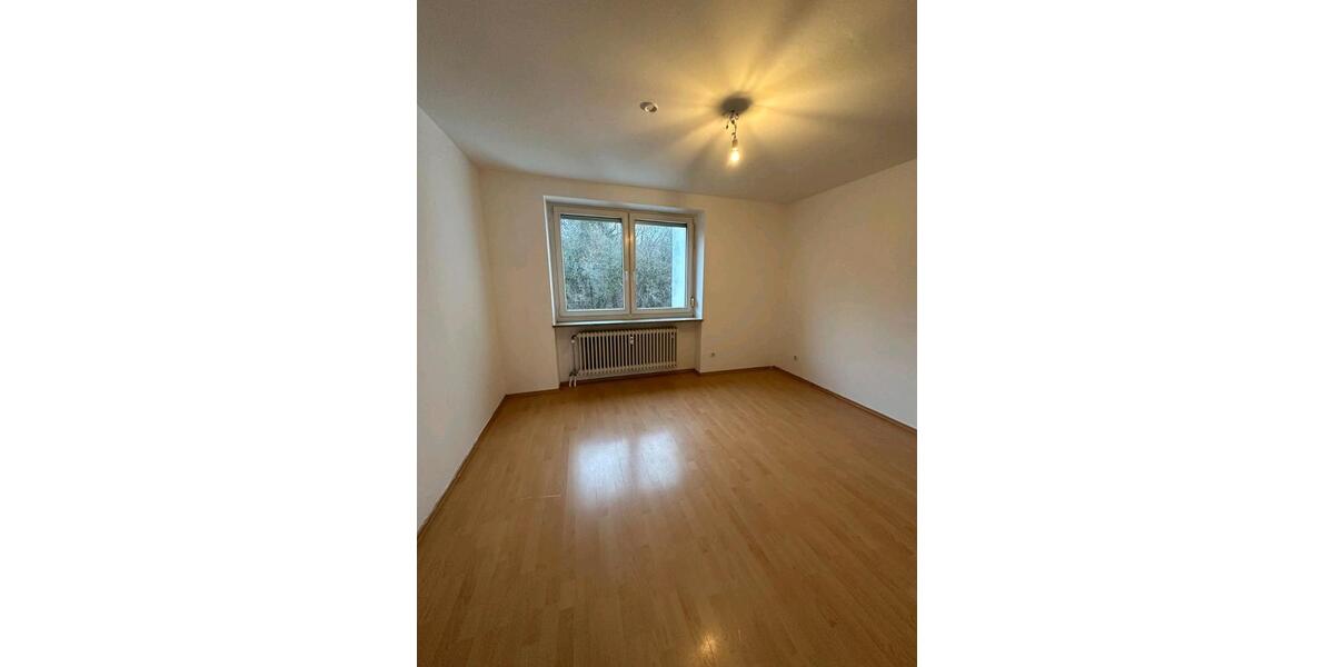 Etagenwohnung Creußen - 3 Zimmer, 75 m&sup2;, 950&euro; | Angebot:25228303