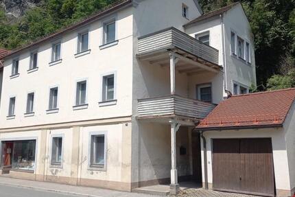 Haus Bad Berneck im Fichtelgebirge - 12 Zimmer, 250 m&sup2;, 89.000&euro; | Angebot:26699104