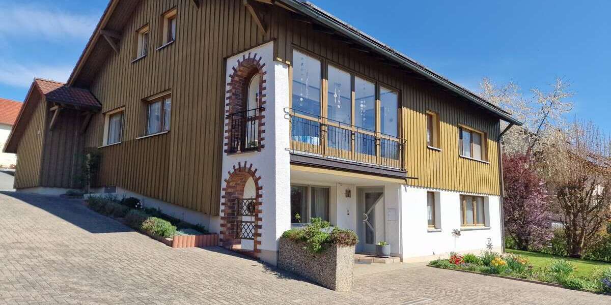 Einfamilienhaus Creußen - 7.5 Zimmer, 237 m&sup2;, 470.000&euro; | Angebot:26598410
