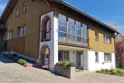 Haus Creußen - 7.5 Zimmer, 237 m&sup2;, 470.000&euro; | Angebot:26598410