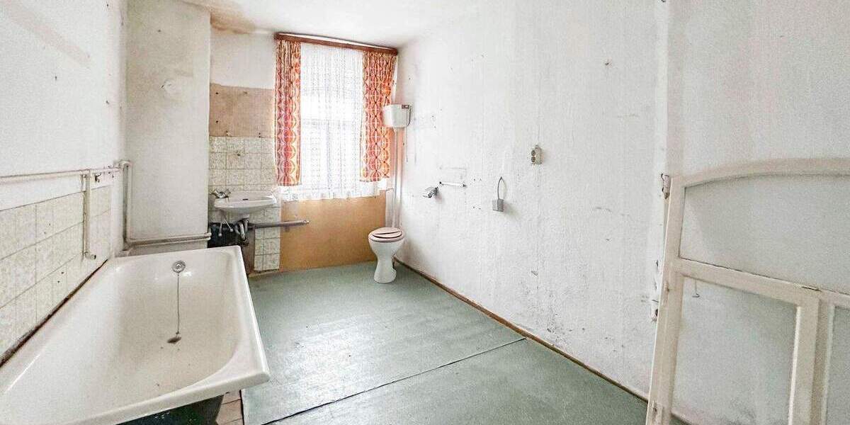 Mehrfamilienhaus, Wohnhaus Königsfeld - 1 Zimmer, 284 m&sup2;, 49.000&euro; | Angebot:25930755