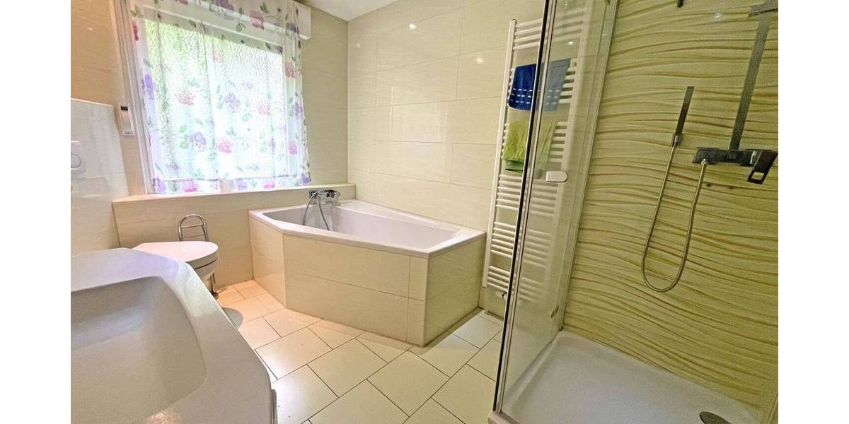 Einfamilienhaus Kulmbach Burghaig - 9 Zimmer, 277 m&sup2;, 399.000&euro; | Angebot:26733631