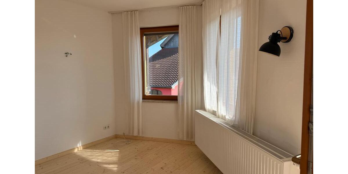 Etagenwohnung Mainleus - 1.5 Zimmer, 40 m&sup2;, 320&euro; | Angebot:25497501