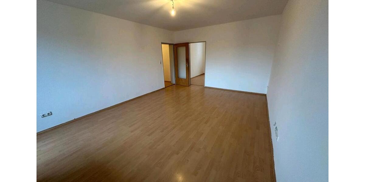 Etagenwohnung Creußen - 3 Zimmer, 75 m&sup2;, 950&euro; | Angebot:25228303