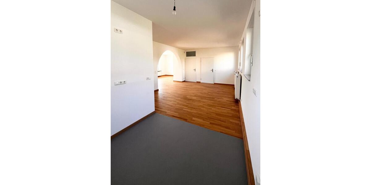 Erdgeschoßwohnung Bayreuth Meyernberg - 2 Zimmer, 83 m&sup2;, 1.120&euro; | Angebot:26701522