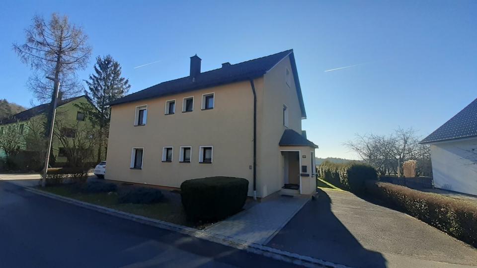 Einfamilienhaus Gößweinstein - 8 Zimmer, 166 m&sup2;, 349.000&euro; | Angebot:26020479