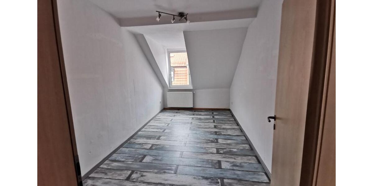 Dachgeschoßwohnung Bayreuth City - 5 Zimmer, 140 m&sup2;, 1.600&euro; | Angebot:27544669