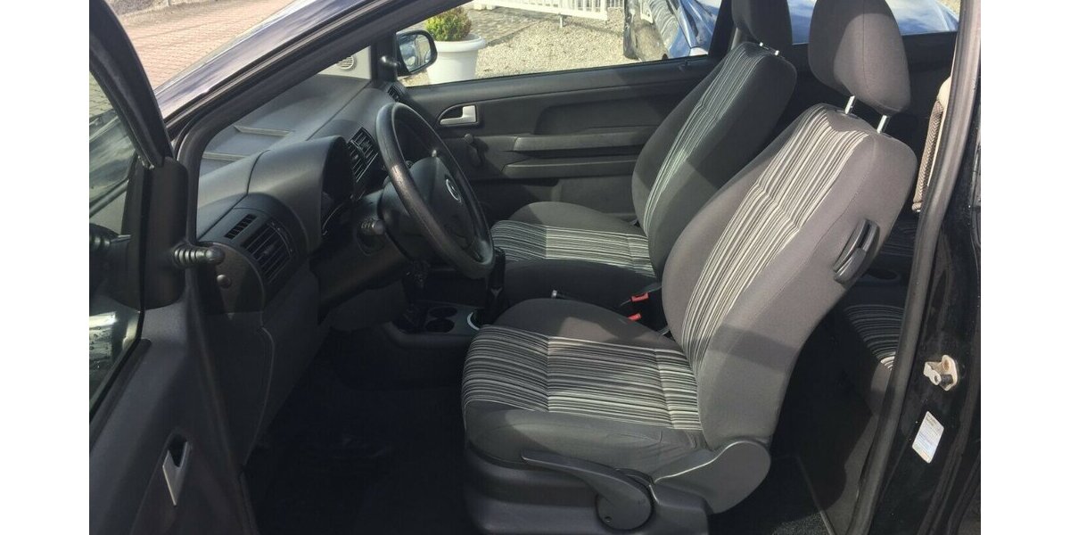 VW Fox Basis,Servol,Radio-CD,Tüv 01/28! 150.000 km 2.850 &euro; Himmelkron 95502