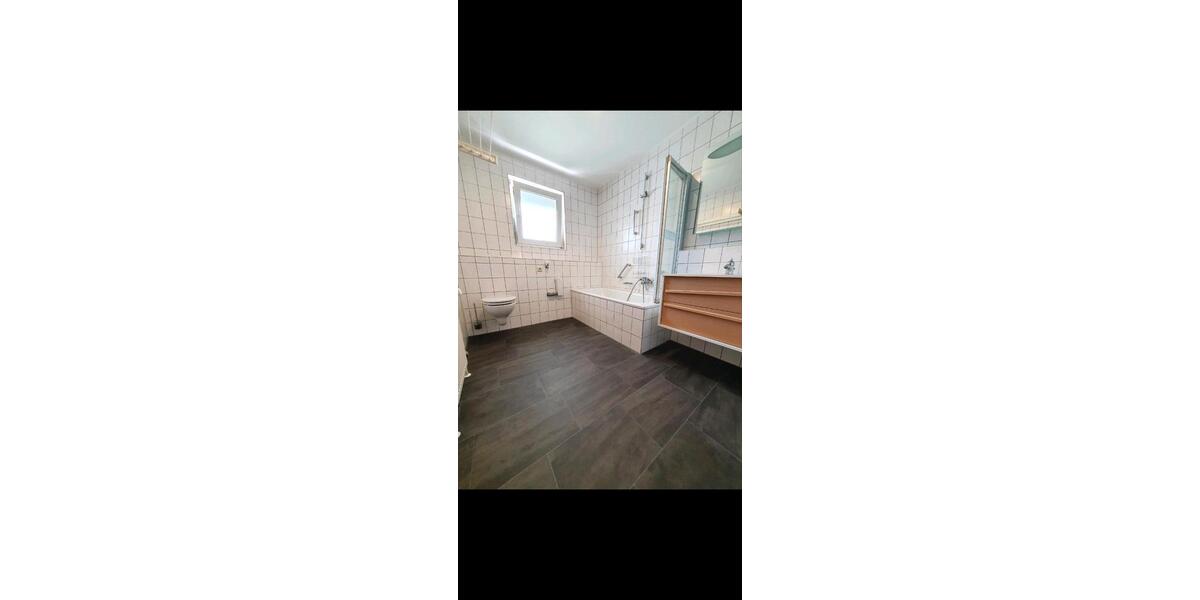 Erdgeschoßwohnung Bayreuth City - 3 Zimmer, 81 m&sup2;, 1.100&euro; | Angebot:26535698