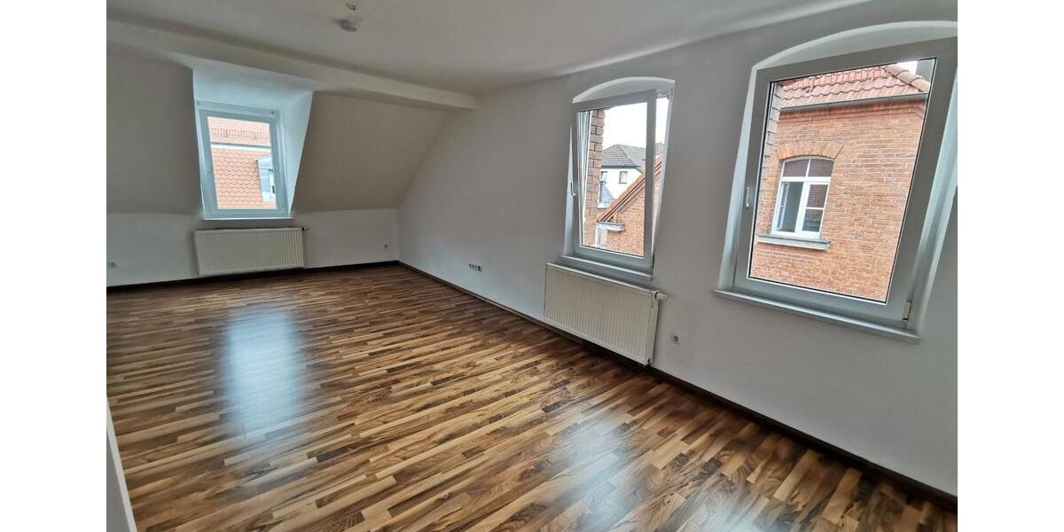 Dachgeschoßwohnung Bayreuth City - 5 Zimmer, 140 m&sup2;, 1.600&euro; | Angebot:27544669