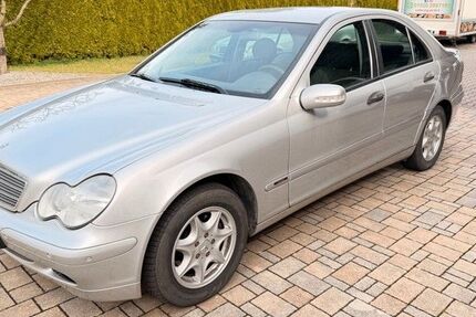 Mercedes-Benz C 180 120.000 km 1.950 &euro; Untersteinach bei Kulmbach 95369