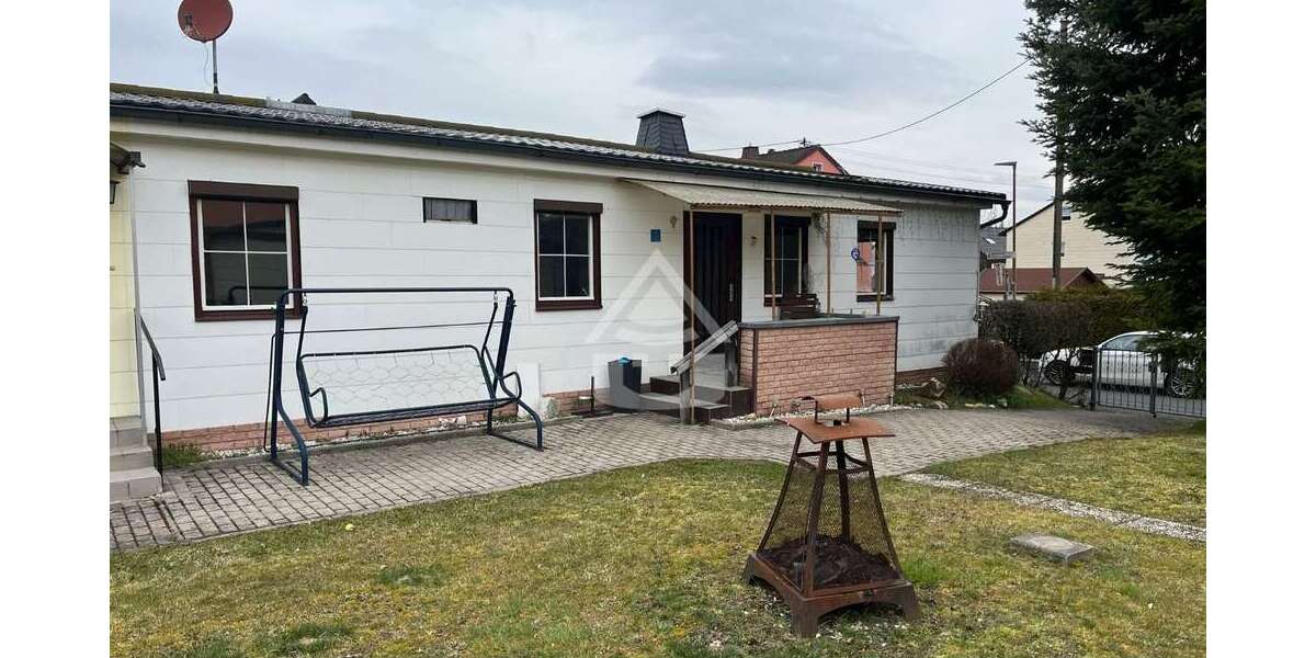 Einfamilienhaus Tröstau - 4 Zimmer, 113 m&sup2;, 99.000&euro; | Angebot:25985198