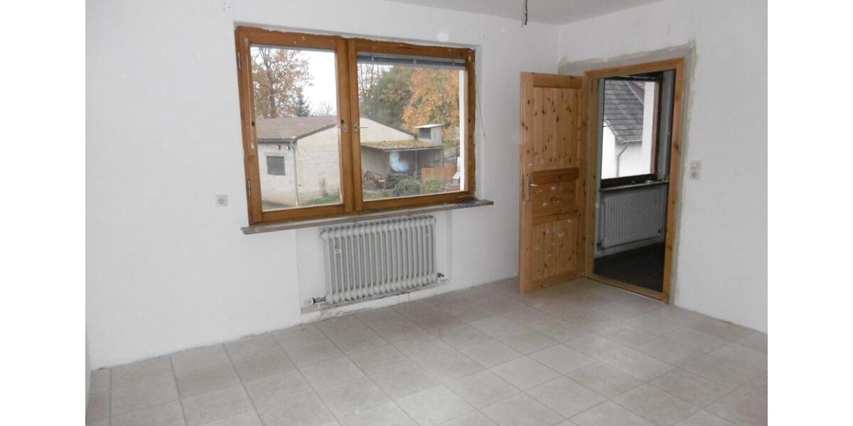 Einfamilienhaus Mainleus - 7 Zimmer, 165 m&sup2;, 174.000&euro; | Angebot:26890330