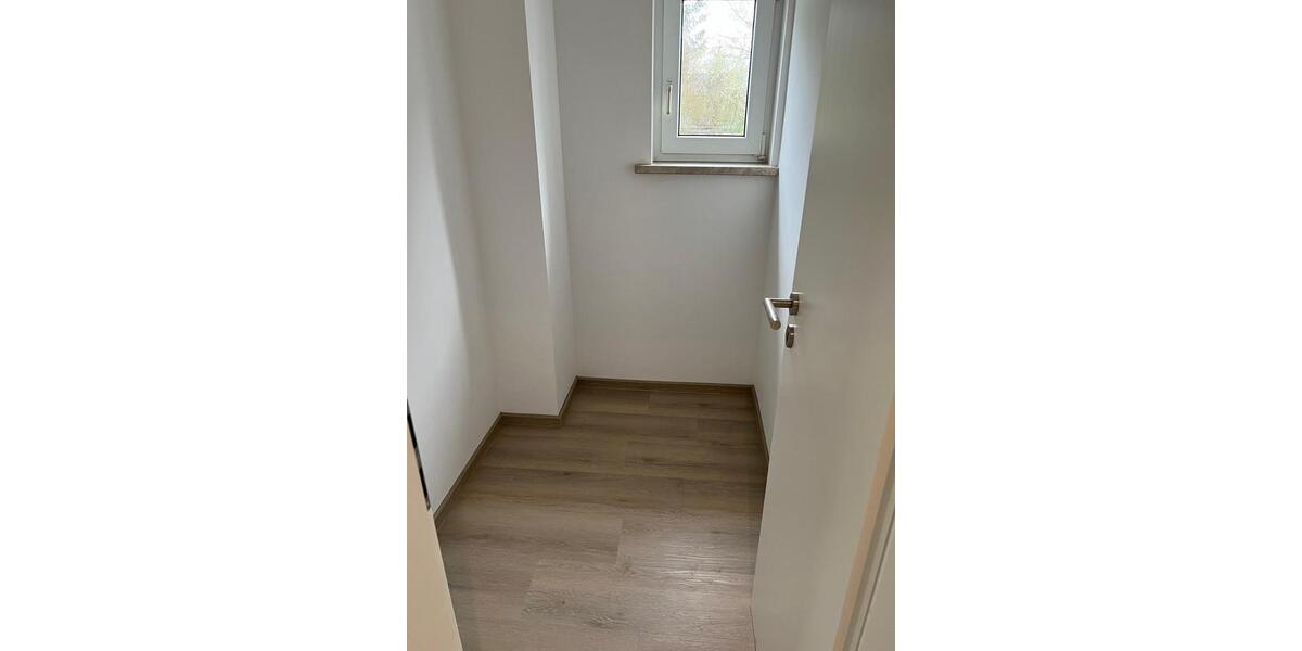 Einfamilienhaus Neuenmarkt - 4 Zimmer, 140 m&sup2;, 500.000&euro; | Angebot:27166203