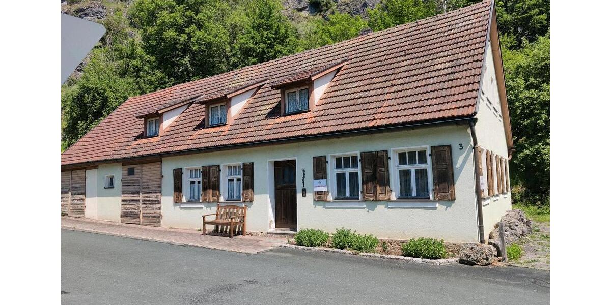 Einfamilienhaus Weismain - 8 Zimmer, 100 m&sup2;, 70.000&euro; | Angebot:26933588