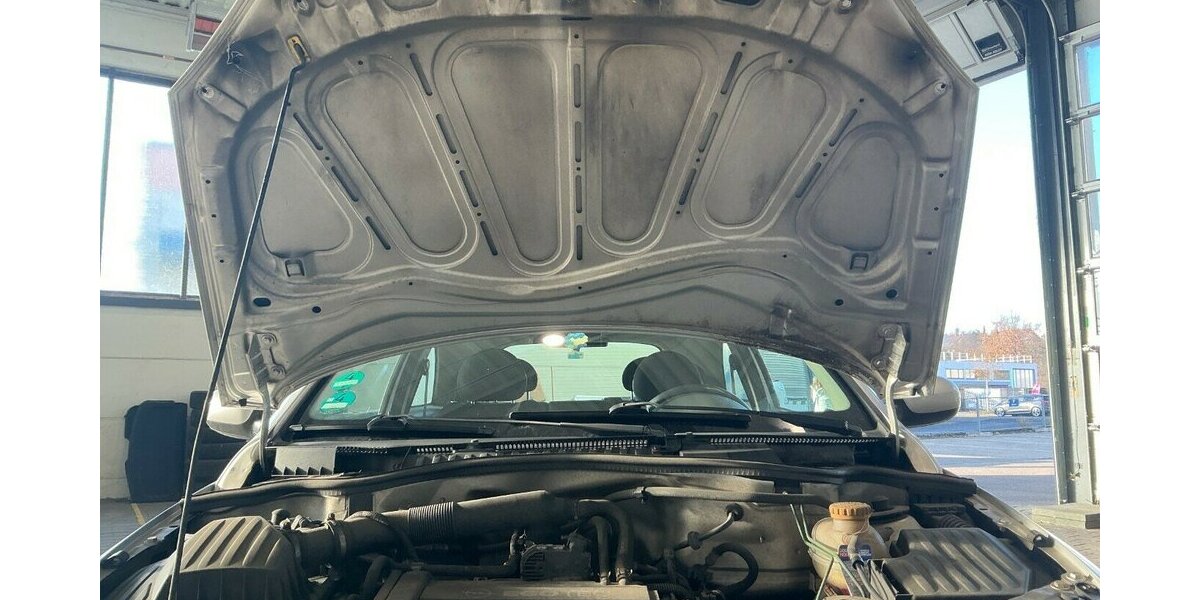 Opel Corsa Edition,Klima,Alu, usw. ! 200.000 km 2.450 &euro; Himmelkron 95502