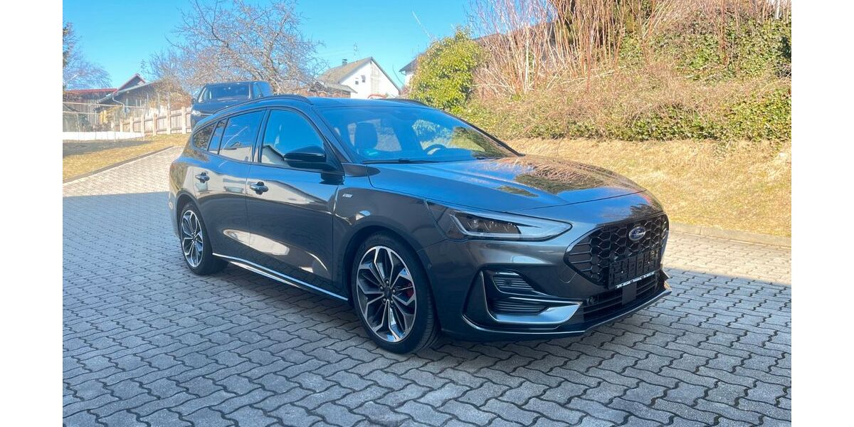 Ford Focus 13.450 km 23.990 &euro; Fichtelberg 95686