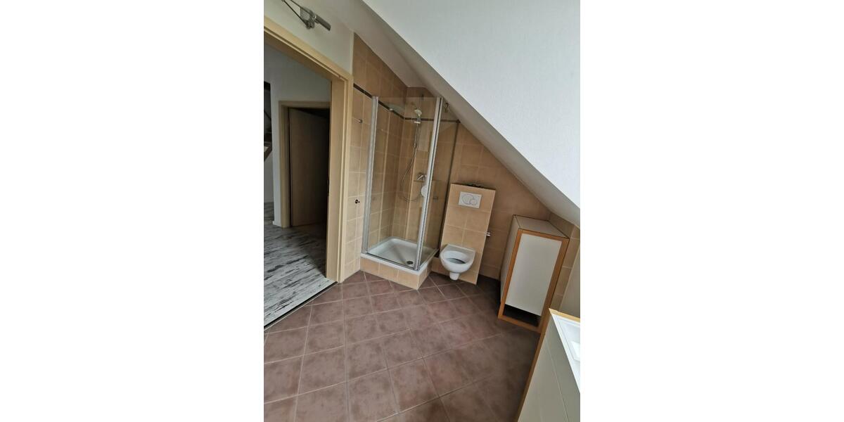 Dachgeschoßwohnung Bayreuth City - 5 Zimmer, 140 m&sup2;, 1.600&euro; | Angebot:27544669