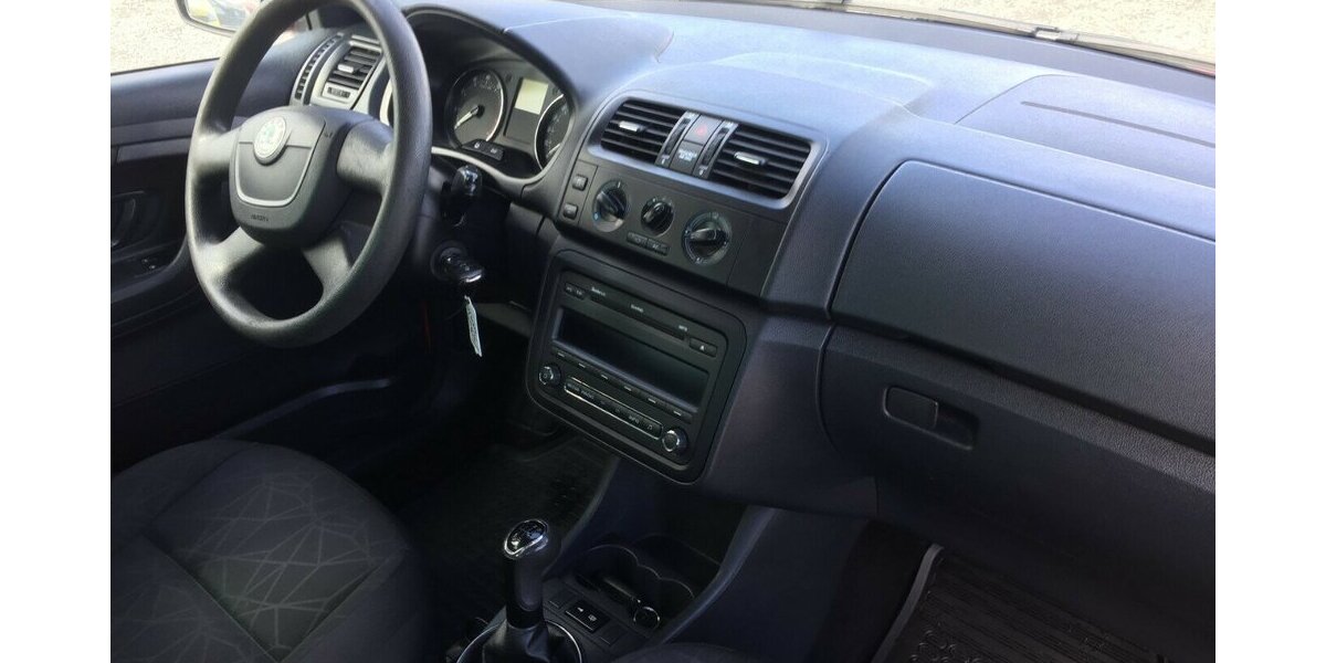 Skoda Fabia Family,Klimaaut.,AHK,Temp.,Tüv 01/28! 150.000 km 4.990 &euro; Himmelkron 95502