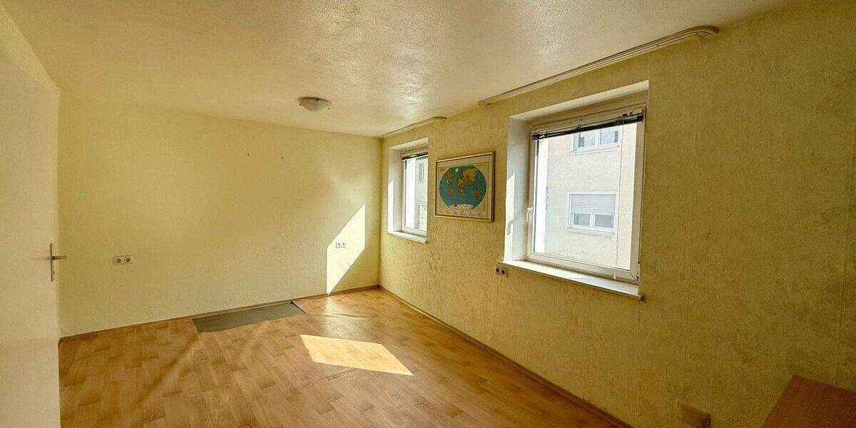 Einfamilienhaus Gößweinstein - 6 Zimmer, 126 m&sup2;, 99.000&euro; | Angebot:25906559