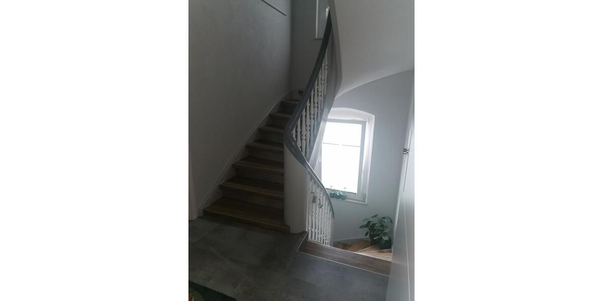 Dachgeschoßwohnung Bayreuth City - 5 Zimmer, 140 m&sup2;, 1.600&euro; | Angebot:27544669