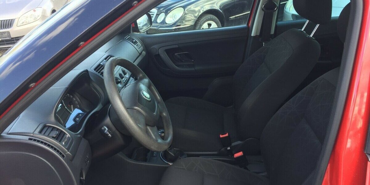 Skoda Fabia Family,Klimaaut.,AHK,Temp.,Tüv 01/28! 150.000 km 4.990 &euro; Himmelkron 95502