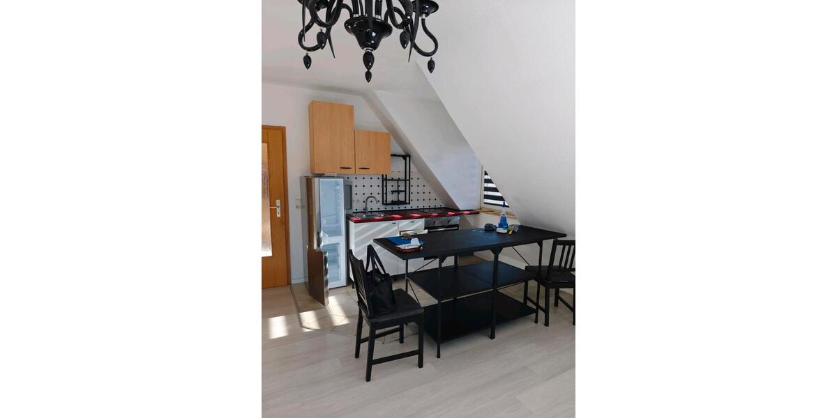 Dachgeschoßwohnung Neuenmarkt - 1 Zimmer, 35 m&sup2;, 565&euro; | Angebot:25964495