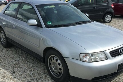 Audi A3 1.6 Ambiente! 332.000 km 650 &euro; Himmelkron 95502