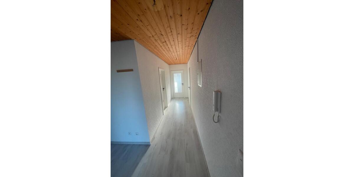 Dachgeschoßwohnung Bayreuth Meyernberg - 3 Zimmer, 89 m&sup2;, 1.030&euro; | Angebot:27544355