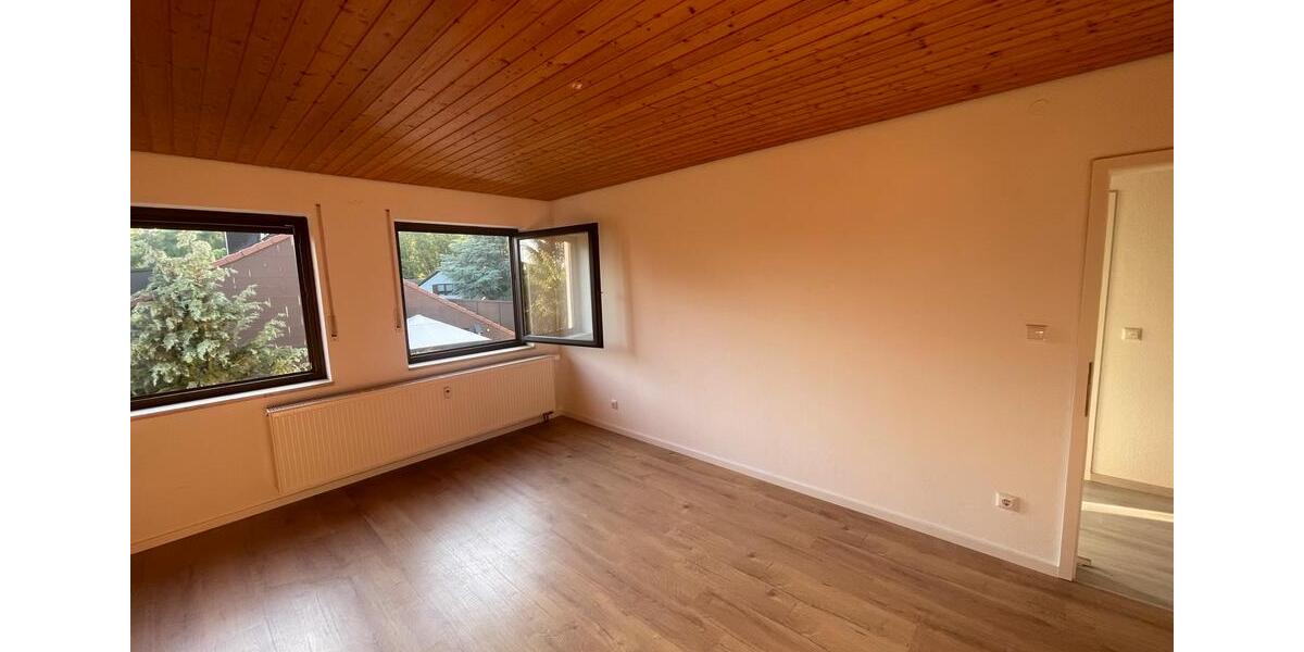 Dachgeschoßwohnung Bayreuth Meyernberg - 3 Zimmer, 89 m&sup2;, 1.030&euro; | Angebot:27544355