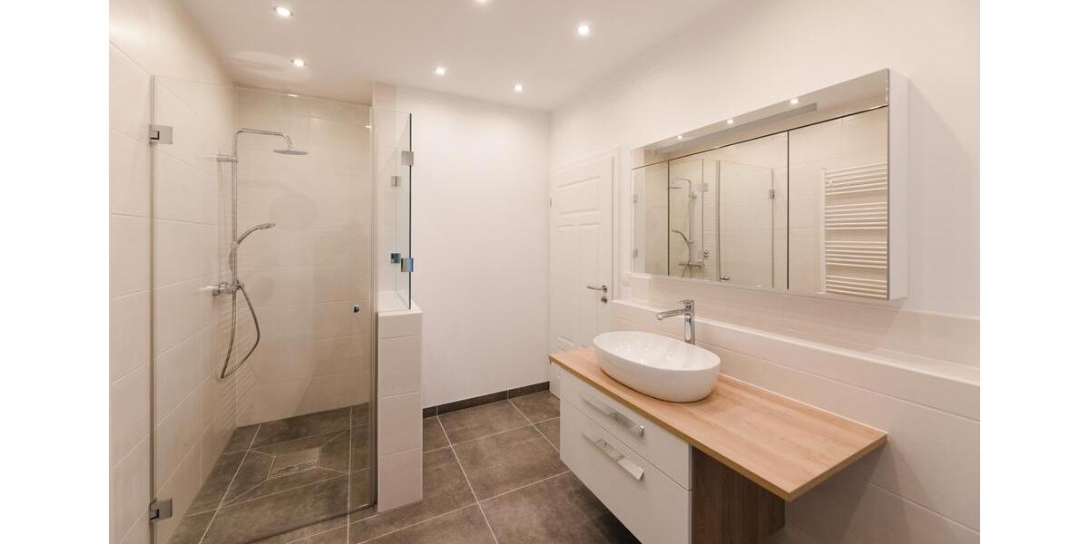 Dachgeschoßwohnung Bayreuth Meyernberg - 3 Zimmer, 69 m&sup2;, 245.000&euro; | Angebot:26834920