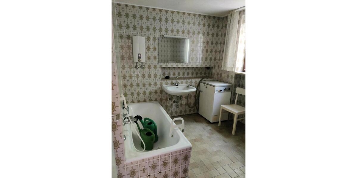 Einfamilienhaus Weismain - 8 Zimmer, 100 m&sup2;, 70.000&euro; | Angebot:26933588