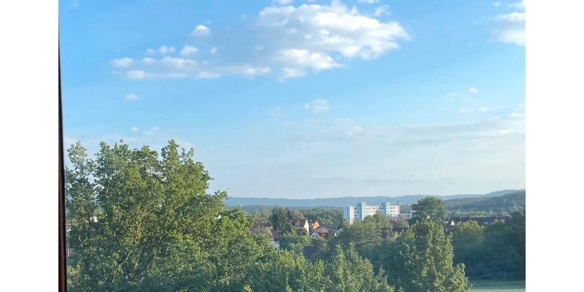 Dachgeschoßwohnung Bayreuth Meyernberg - 3 Zimmer, 89 m&sup2;, 1.030&euro; | Angebot:27544355