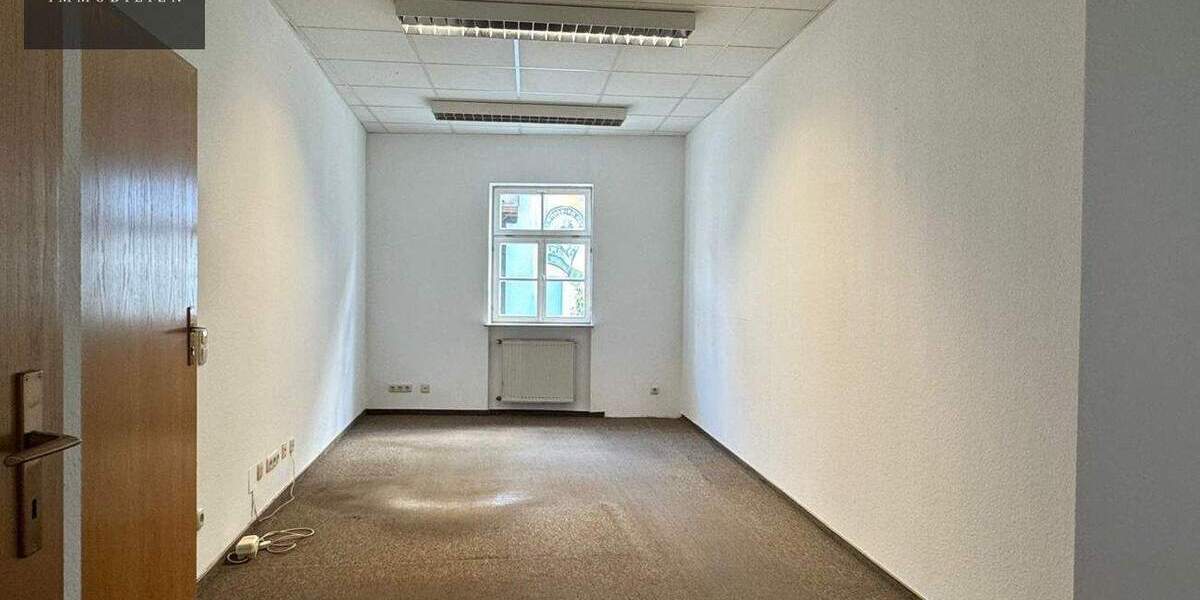 Gewerbeobjekt Kulmbach Blaich - 6 Zimmer, 212 m&sup2;, 1.060&euro; | Angebot:25665655