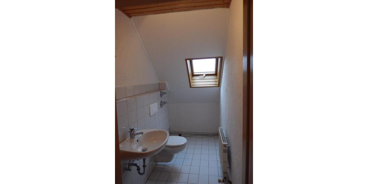 Dachgeschoßwohnung Kemnath - 4 Zimmer, 110 m&sup2;, 680&euro; | Angebot:25539765