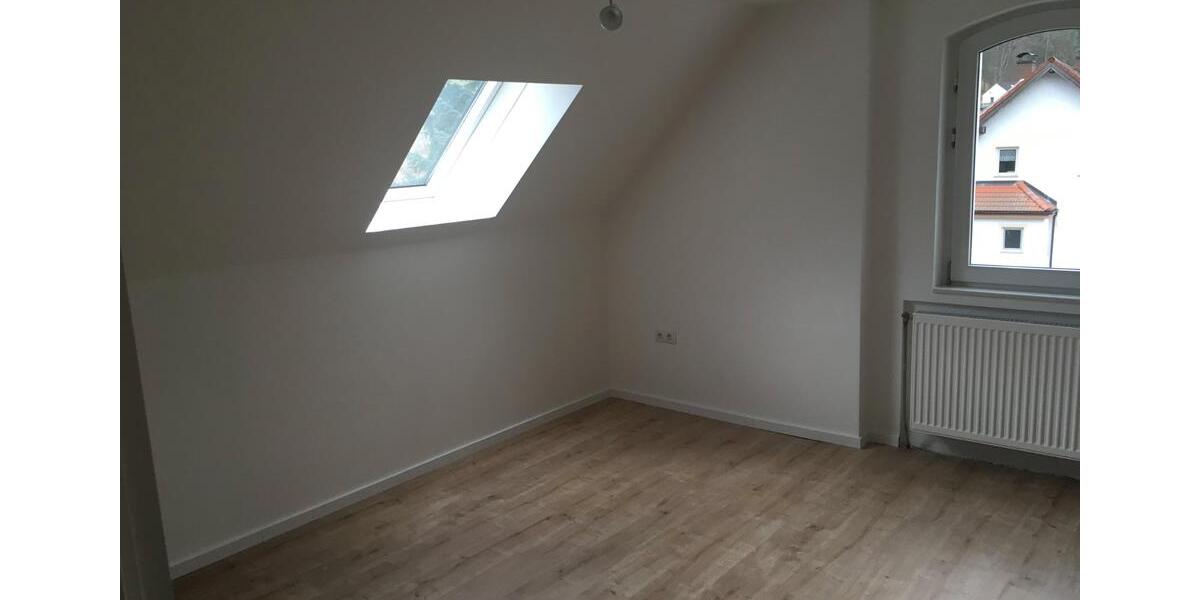 Dachgeschoßwohnung Bad Berneck im Fichtelgebirge - 2 Zimmer, 74 m&sup2;, 580&euro; | Angebot:26023288