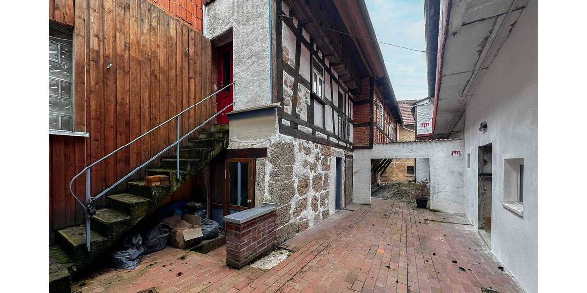 Mehrfamilienhaus, Wohnhaus Hollfeld - 7 Zimmer, 200 m&sup2;, 375.000&euro; | Angebot:26720484