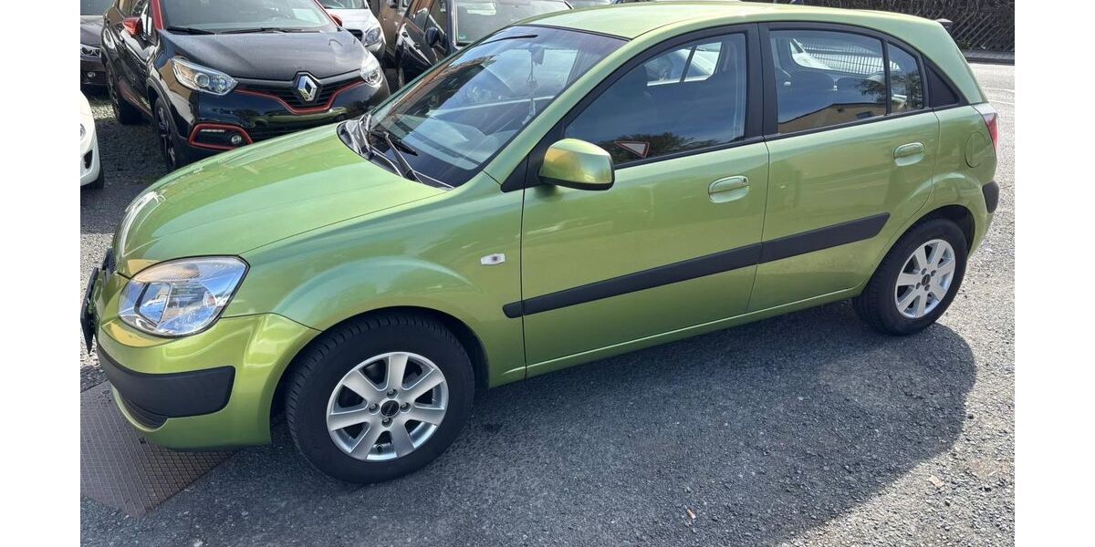 Kia Rio 111.000 km 1.499 &euro; Bayreuth 95447
