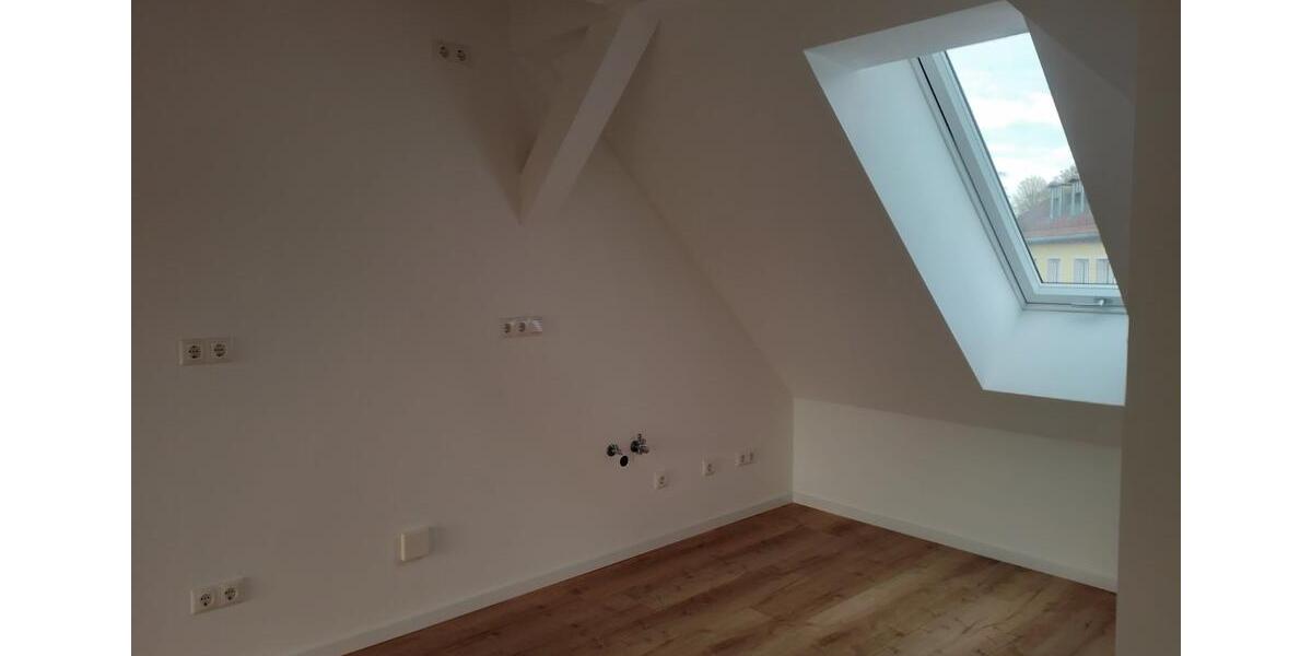 Dachgeschoßwohnung Creußen - 2 Zimmer, 67 m&sup2;, 894&euro; | Angebot:25855042