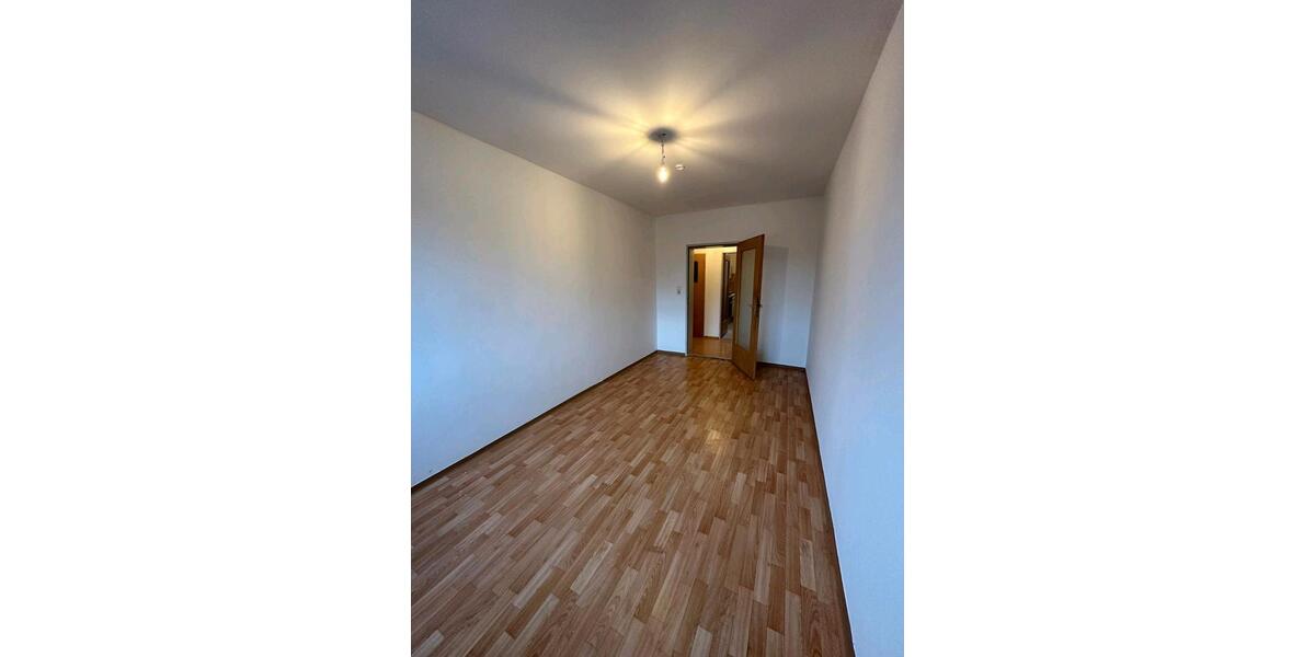 Etagenwohnung Creußen - 3 Zimmer, 75 m&sup2;, 950&euro; | Angebot:25228303