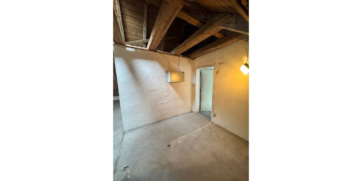 Etagenwohnung Bayreuth Altstadt - 3 Zimmer, 83 m&sup2;, 69.900&euro; | Angebot:25684056