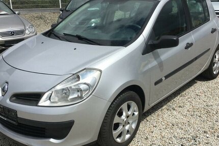 Renault Clio Expression,5 Türig,Klima,Alu,! 150.000 km 2.950 &euro; Himmelkron 95502